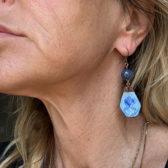 Handmade lapis and copper earrings - Picture 3 of 4